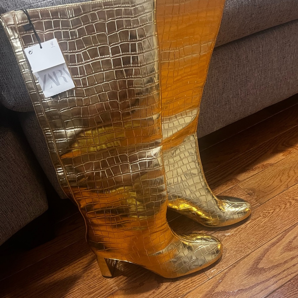 Zara Women’s Gold Metallic Boots